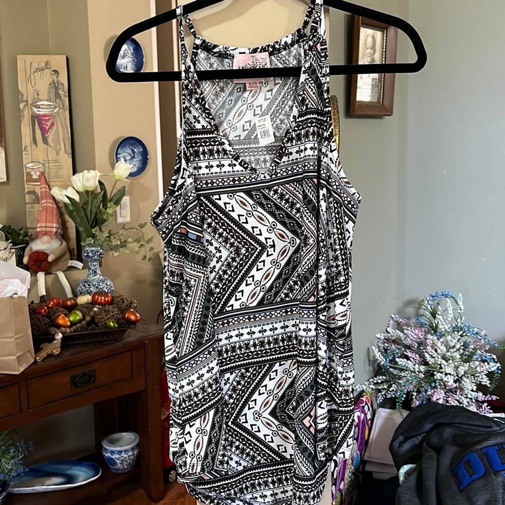 NWT Epilogue geometric print tank